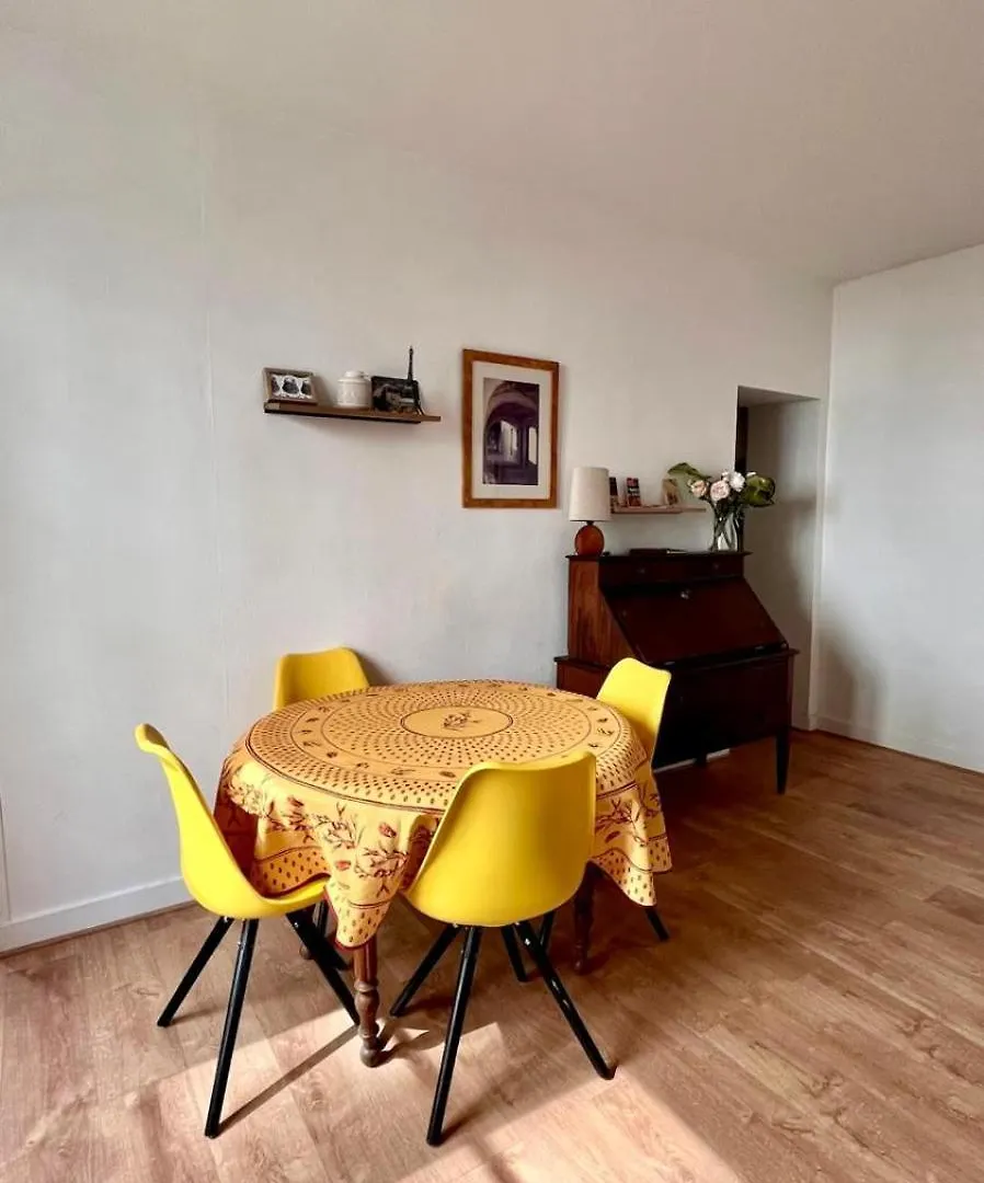 Nid Charmant Et Confortable Paris Apartment