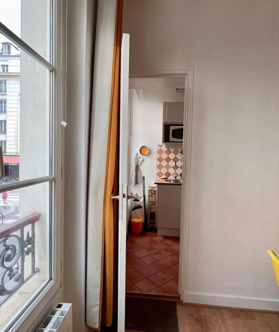 Nid Charmant Et Confortable Paris Apartment